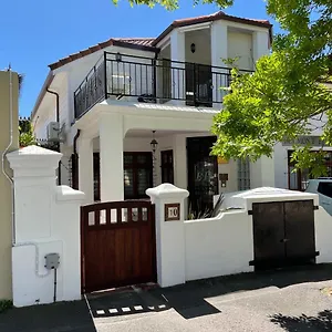 https://belmont-house.hotels-capetown.com